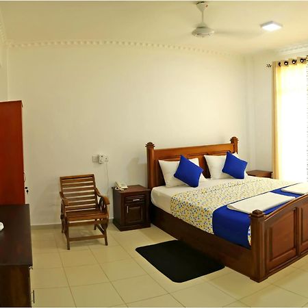 Ronaka Airport Transit Hotel Катунаяка Екстер'єр фото