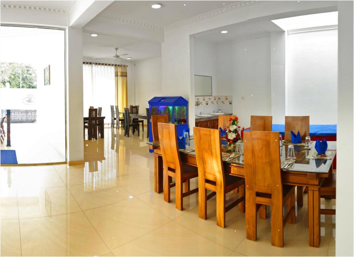 Ronaka Airport Transit Hotel Катунаяка Екстер'єр фото